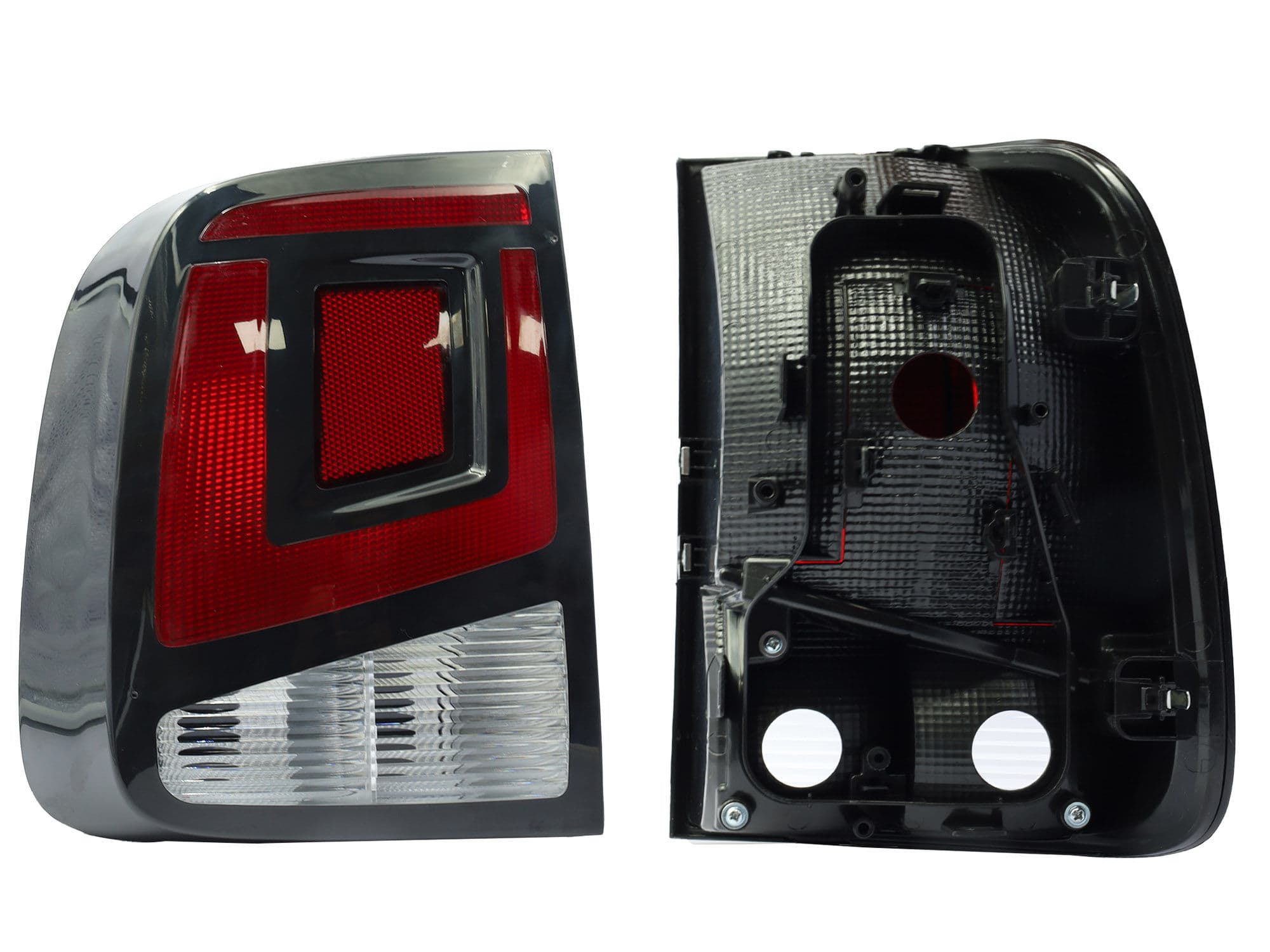 Calavera Izquierda Volkswagen Saveiro 2024-2026 Sin Arnés Oscura Filo Negro Rojo Blanco